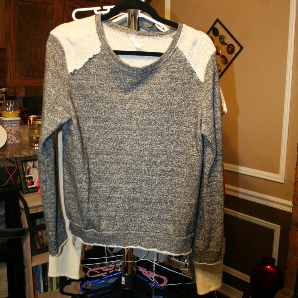 Women's sweetshirt